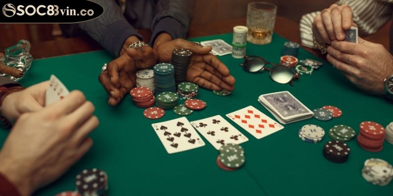 Cách Chơi Poker SOC88 Đơn Giản Với Chiến Thuật Và Mẹo Thắng 2 Luật chơi cơ bản trong Poker