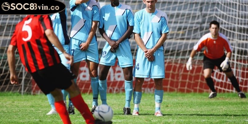 Lỗi từ phía thủ môn dẫn đến đá phạt gián tiếp SOC88